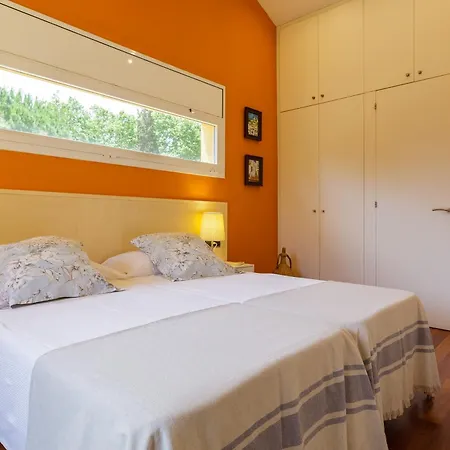 Casa Con Jardin Proxima A Barcelona 빌라