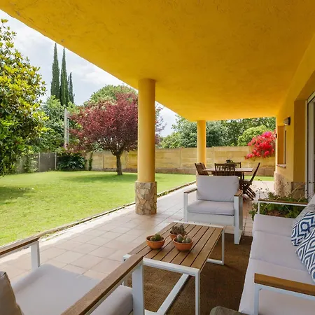 Casa Con Jardin Proxima A Barcelona Villa