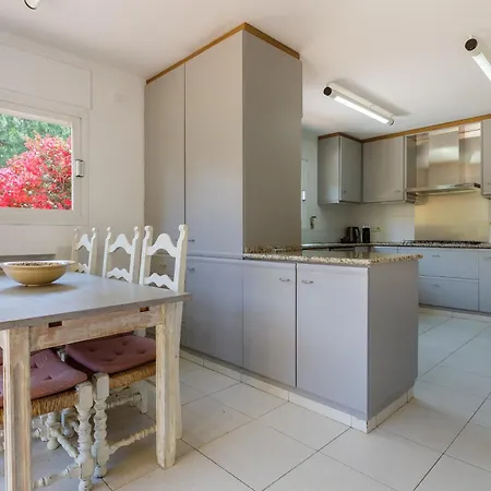 Villa Casa Con Jardin Proxima A Barcelona *