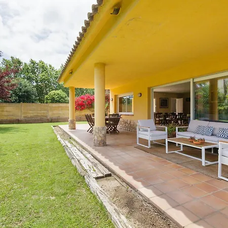 Casa Con Jardin Proxima A Barcelona