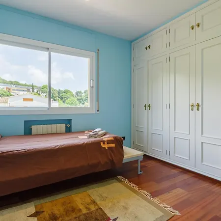 Casa Con Jardin Proxima A Barcelona