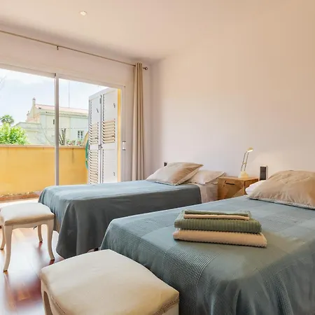 Casa Con Jardin Proxima A Barcelona *