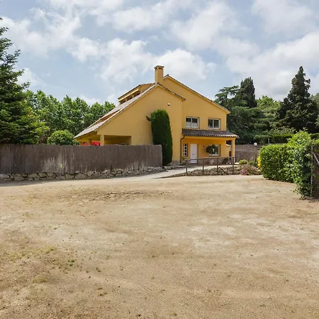 Casa Con Jardin Proxima A Barcelona Villa